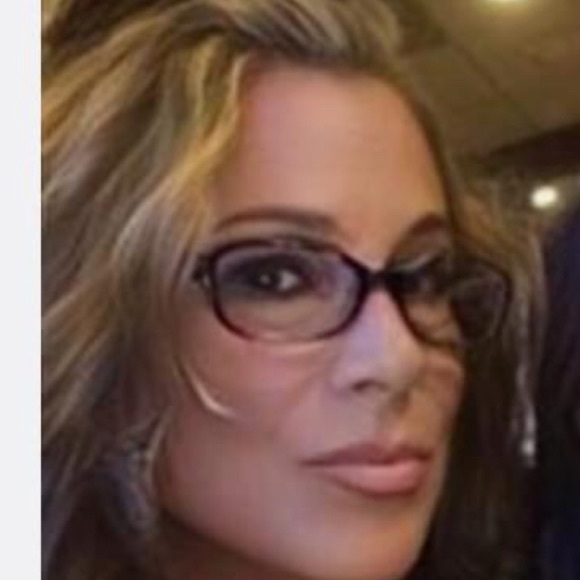 Meet your Posher, Jeannine - Picture 2 of 3